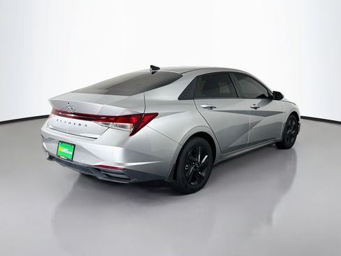 Used 2022 Hyundai Elantra SEL FWD image 10