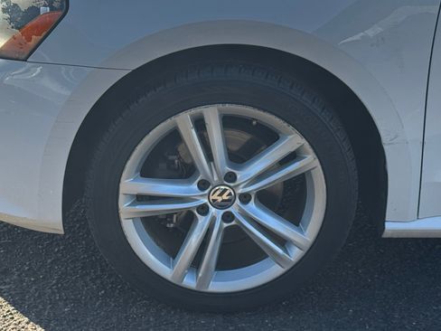 Used 2014 Volkswagen Passat 1.8T SE image 11