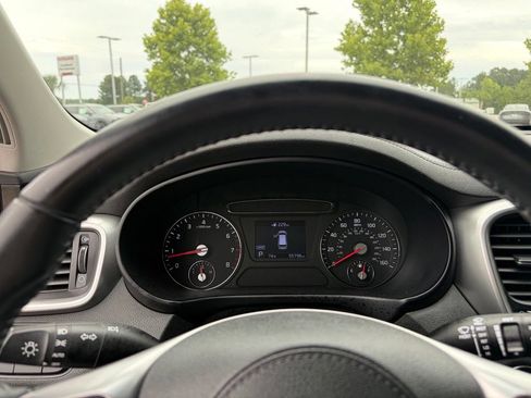 Used 2020 Kia Sorento S FWD image 18