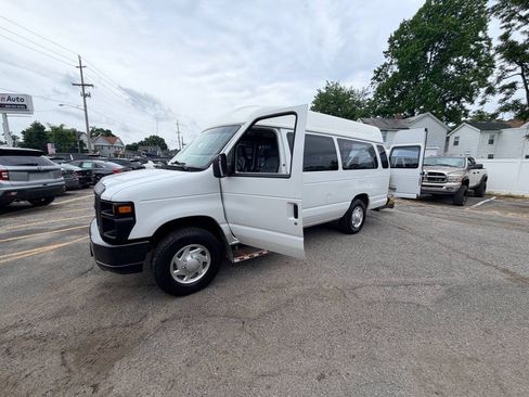 Used 2014 Ford E-350 and Econoline 350 Extended Super Duty w/ Power Group RWD image 25
