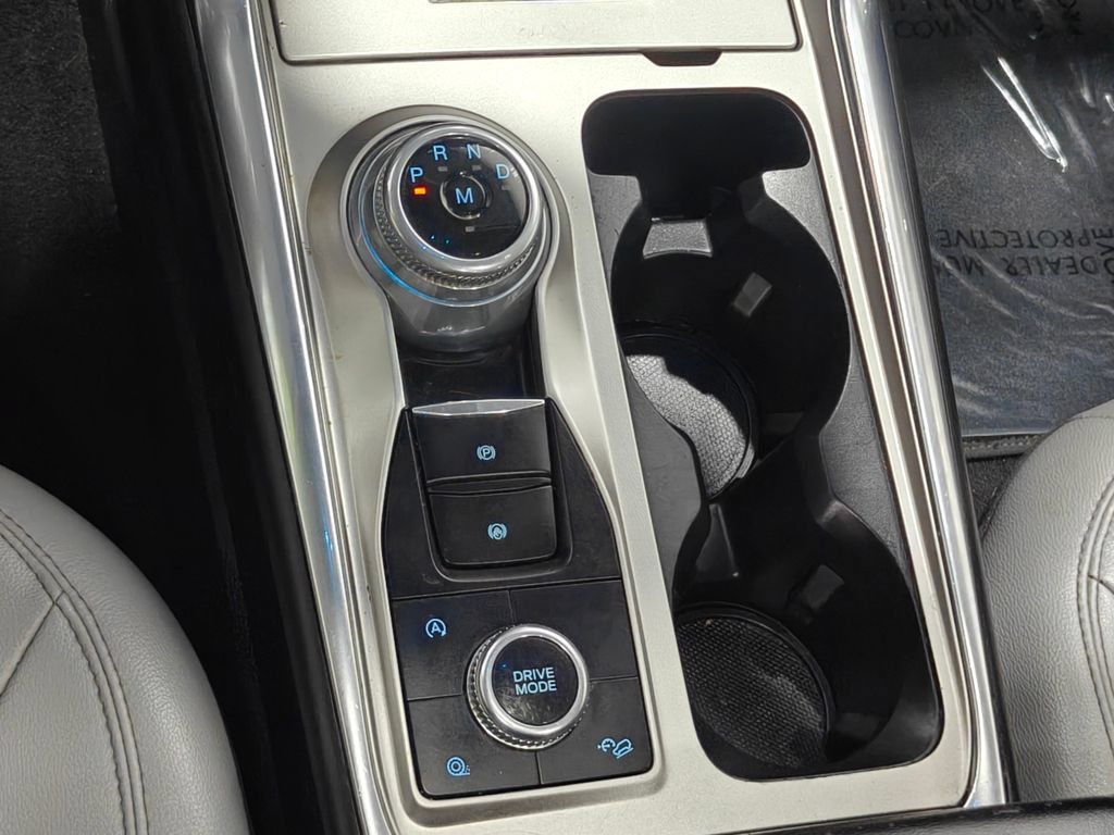 Used 2021 Ford Explorer XLT w/ Equipment Group 202A AWD/4WD image 10