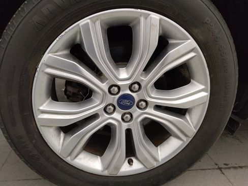 Used 2020 Ford Edge Titanium w/ Equipment Group 301A FWD image 31
