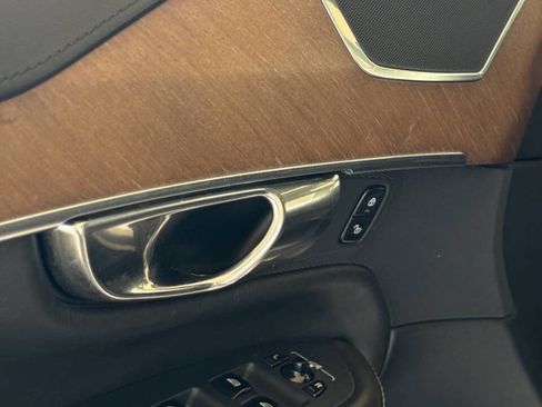 Used 2016 Volvo XC90 T6 Inscription w/ Vision Package image 31