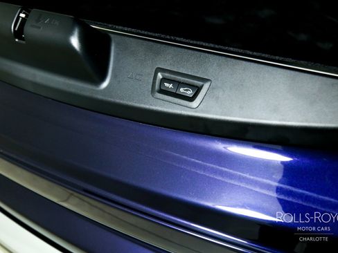Used 2023 Rolls-Royce Cullinan image 23