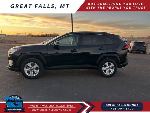 Used 2021 Toyota RAV4 XLE image 5