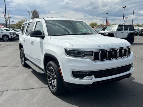 Used 2025 Jeep Wagoneer 4WD image 7