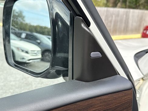 Used 2020 Nissan Armada Platinum w/ Platinum Reserve Package image 21