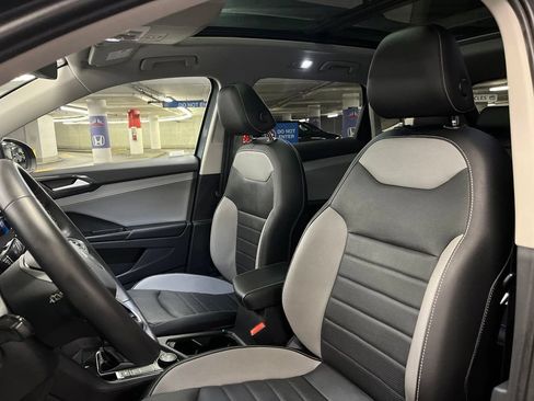 Used 2022 Volkswagen Taos SEL w/ Panoramic Sunroof Package AWD/4WD image 20