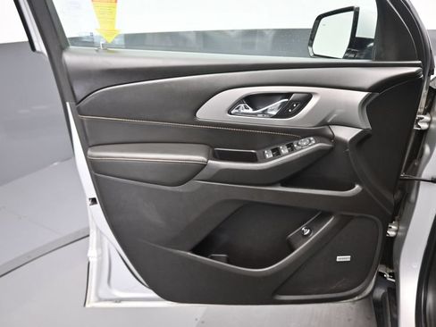Used 2019 Chevrolet Traverse LT w/ LT Premium Package AWD/4WD image 9