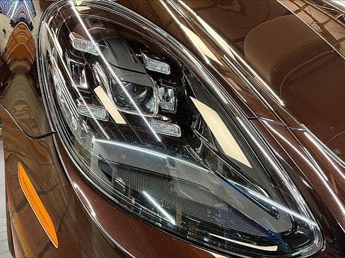 Used 2019 Porsche Panamera w/ Premium Package image 29