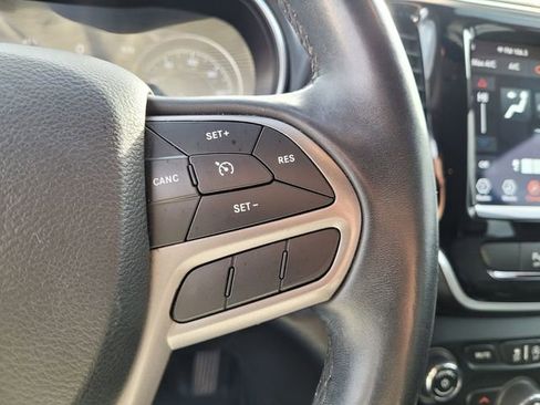 Used 2019 Jeep Cherokee Limited image 23