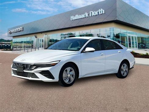 New 2025 Hyundai Elantra SE w/ Cargo Package image 2
