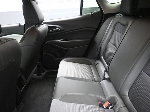 Used 2025 Chevrolet Trax LT w/ Driver Confidence Package FWD image 24