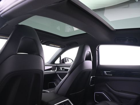 Certified 2021 Porsche Panamera 4 image 25