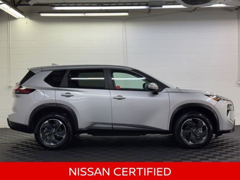 Certified 2025 Nissan Rogue SV image 5