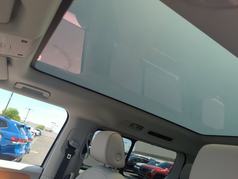 New 2025 Volkswagen ID. Buzz 1st Edition image 31