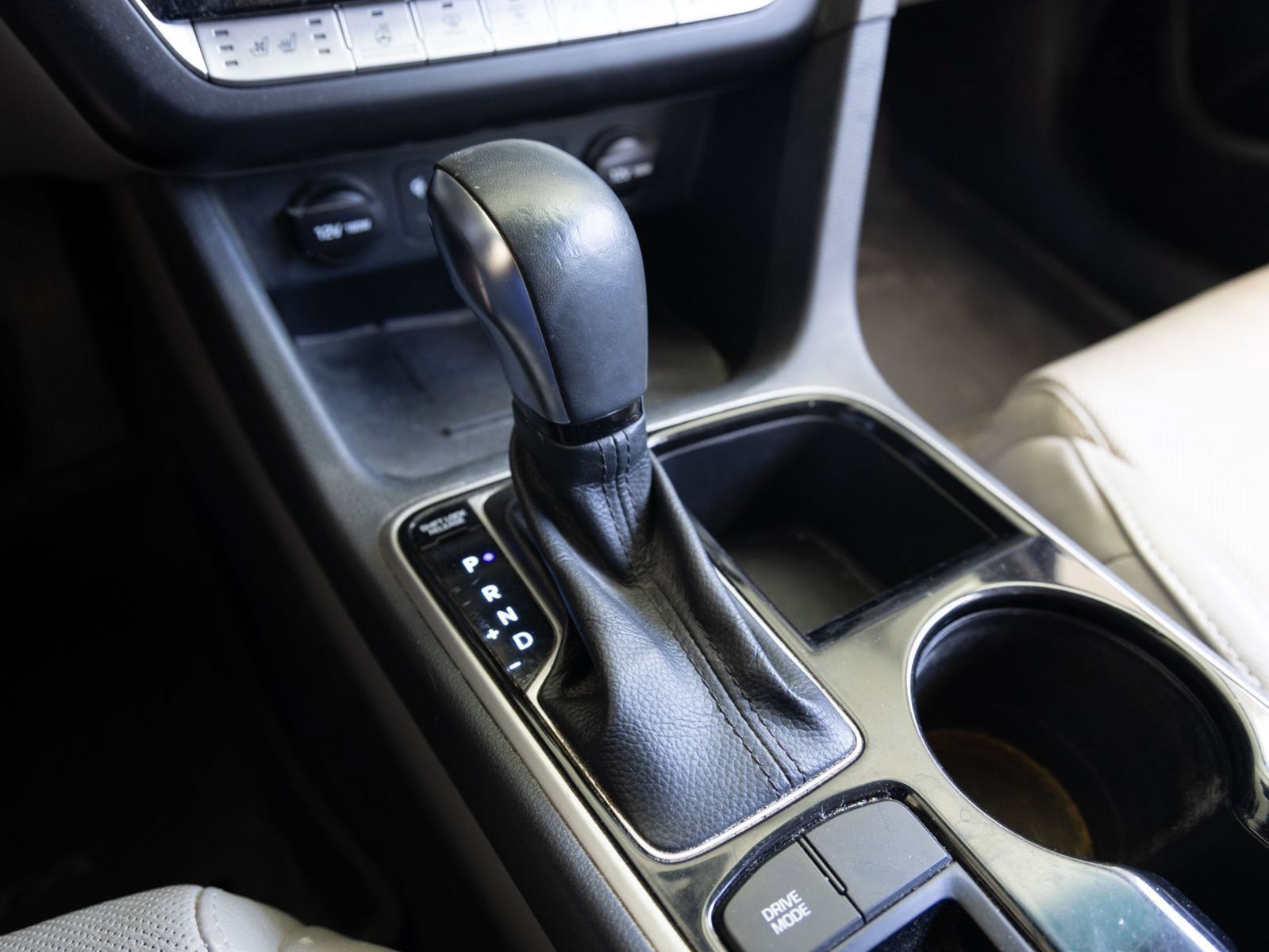 Used 2019 Hyundai Sonata Limited w/ Winter Weather Package FWD image 15