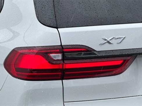 Used 2022 BMW X7 xDrive40i w/ M Sport Package image 27