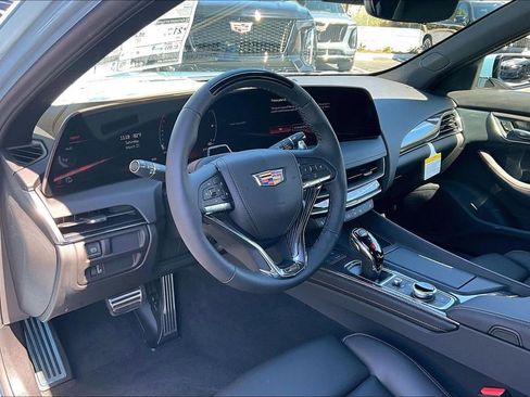 New 2026 Cadillac CT5 V image 9