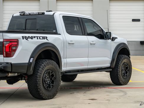 Used 2025 Ford F150 Raptor w/ Equipment Group 803A Raptor R AWD/4WD image 21