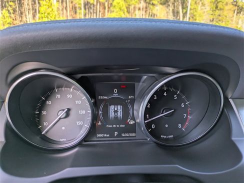 Used 2017 Land Rover Range Rover Evoque SE Premium image 22