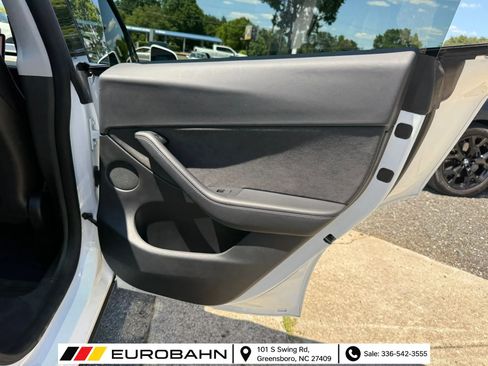 Used 2022 Tesla Model Y Long Range AWD/4WD image 17