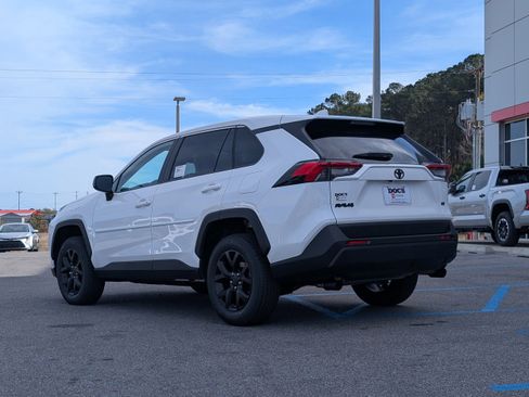 New 2025 Toyota RAV4 LE image 3