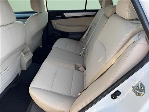 Used 2019 Subaru Outback 2.5i Premium w/ Protection Package #1 AWD/4WD image 10