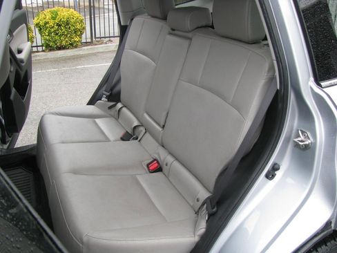 Used 2016 Subaru Forester 2.5i Touring w/ Eyesight & Navigation System AWD/4WD image 12
