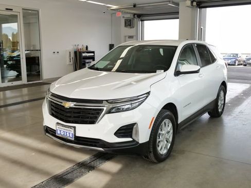 Used 2024 Chevrolet Equinox LT image 3