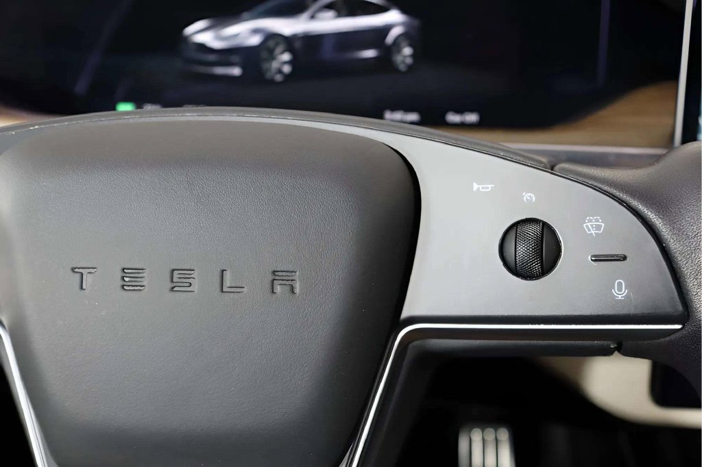 Used 2023 Tesla Model S Standard Range AWD/4WD image 18