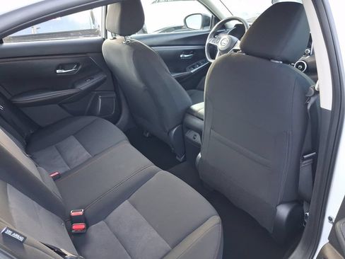 Used 2025 Nissan Sentra SR FWD image 18