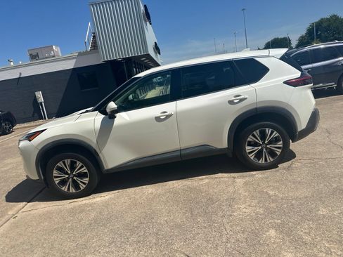Used 2021 Nissan Rogue SV FWD image 4