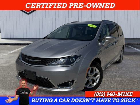 Used 2018 Chrysler Pacifica Touring-L w/ Tire & Wheel Group FWD image 1