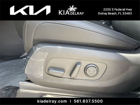New 2026 Kia Carnival EX image 17