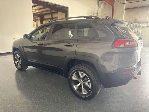 Used 2016 Jeep Cherokee Trailhawk w/ Leather Interior Group image 6