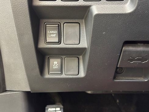 Used 2022 Nissan Frontier SV image 27