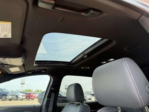 Used 2023 Buick Enclave Essence w/ Experience Buick Package AWD/4WD image 13