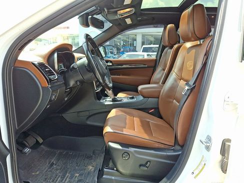 Certified 2020 Jeep Grand Cherokee Overland AWD/4WD image 11