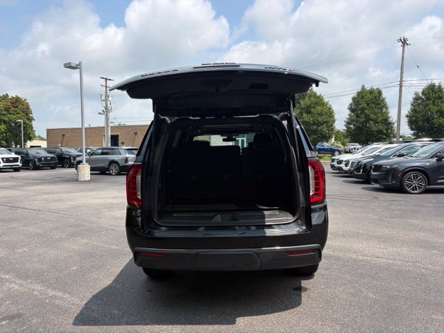 Used 2021 GMC Yukon AT4 w/ Rear Media and Nav Package AWD/4WD image 6