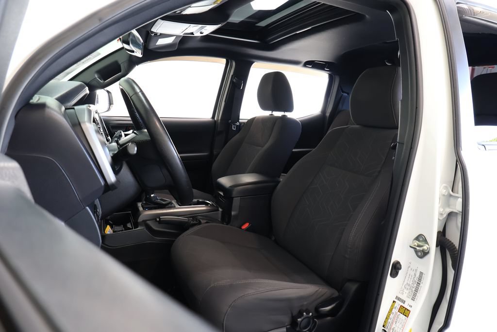 Used 2016 Toyota Tacoma TRD Sport AWD/4WD image 21