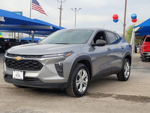 Used 2024 Chevrolet Trax LS image 1