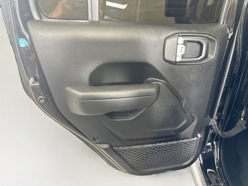 Used 2023 Jeep Wrangler Unlimited Rubicon 4xe w/ Steel Bumper Group AWD/4WD image 26