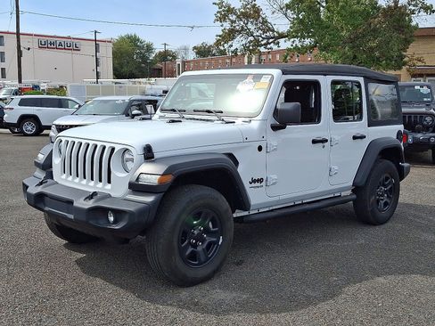 Used 2022 Jeep Wrangler Unlimited Sport image 3