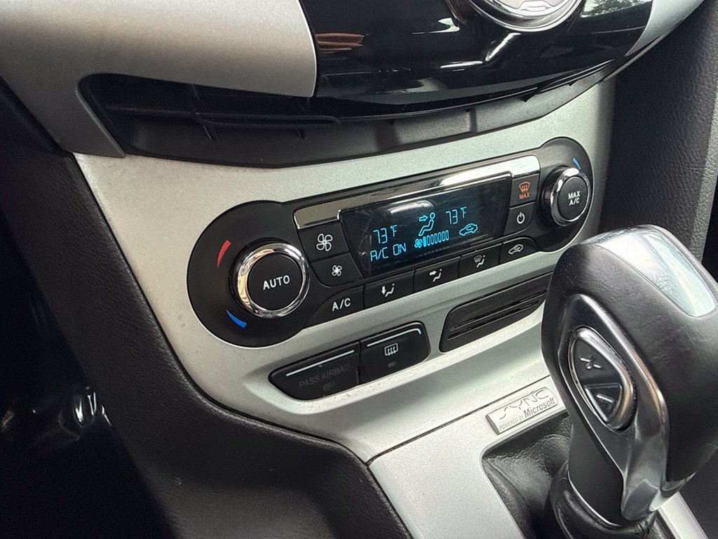Used 2013 Ford Focus SE FWD image 22