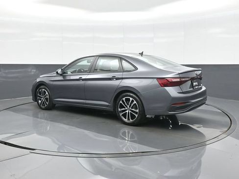 Used 2025 Volkswagen Jetta Sport FWD image 5