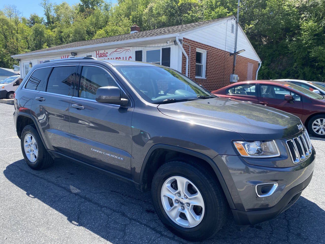 Used 2014 Jeep Grand Cherokee Laredo w/ Quick Order Package 23E AWD/4WD image 3