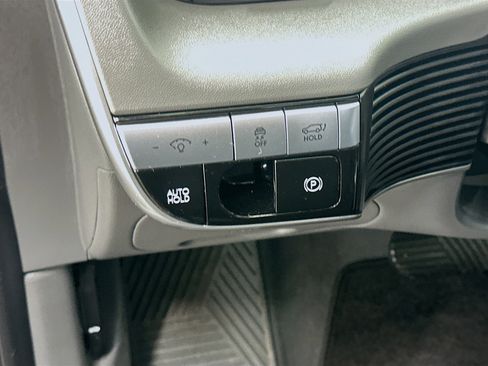 Used 2024 Hyundai Ioniq 5 SEL image 17