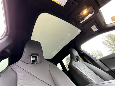 Used 2024 BMW iX xDrive50 image 23