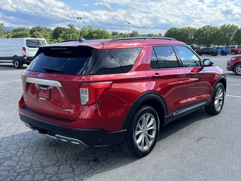 Used 2024 Ford Explorer XLT w/ Equipment Group 202A AWD/4WD image 7